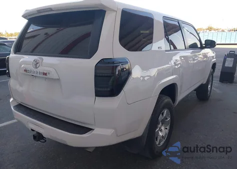 2015 Toyota 4Runner Sr5 z USA, uszkodzony, nr VIN JTEZU5JR8F5107388